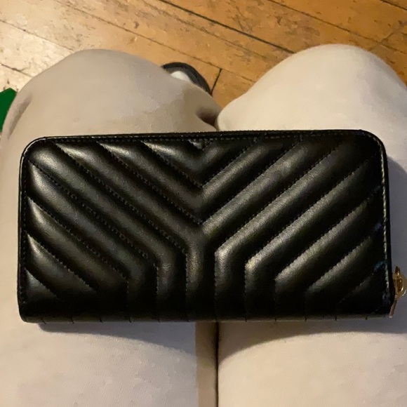 YSL (Saint Laurent) Black Joan Wallet - Picture 2 of 9